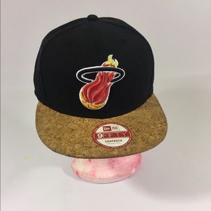 Black Miami heat snapback hat
